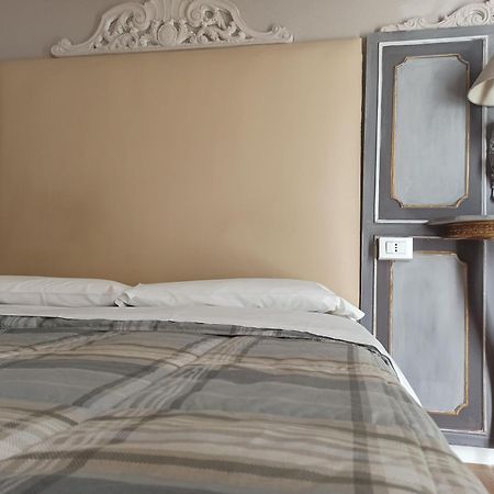 Cascina La Castagnara Bed and Breakfast Oriolo  Værelse billede