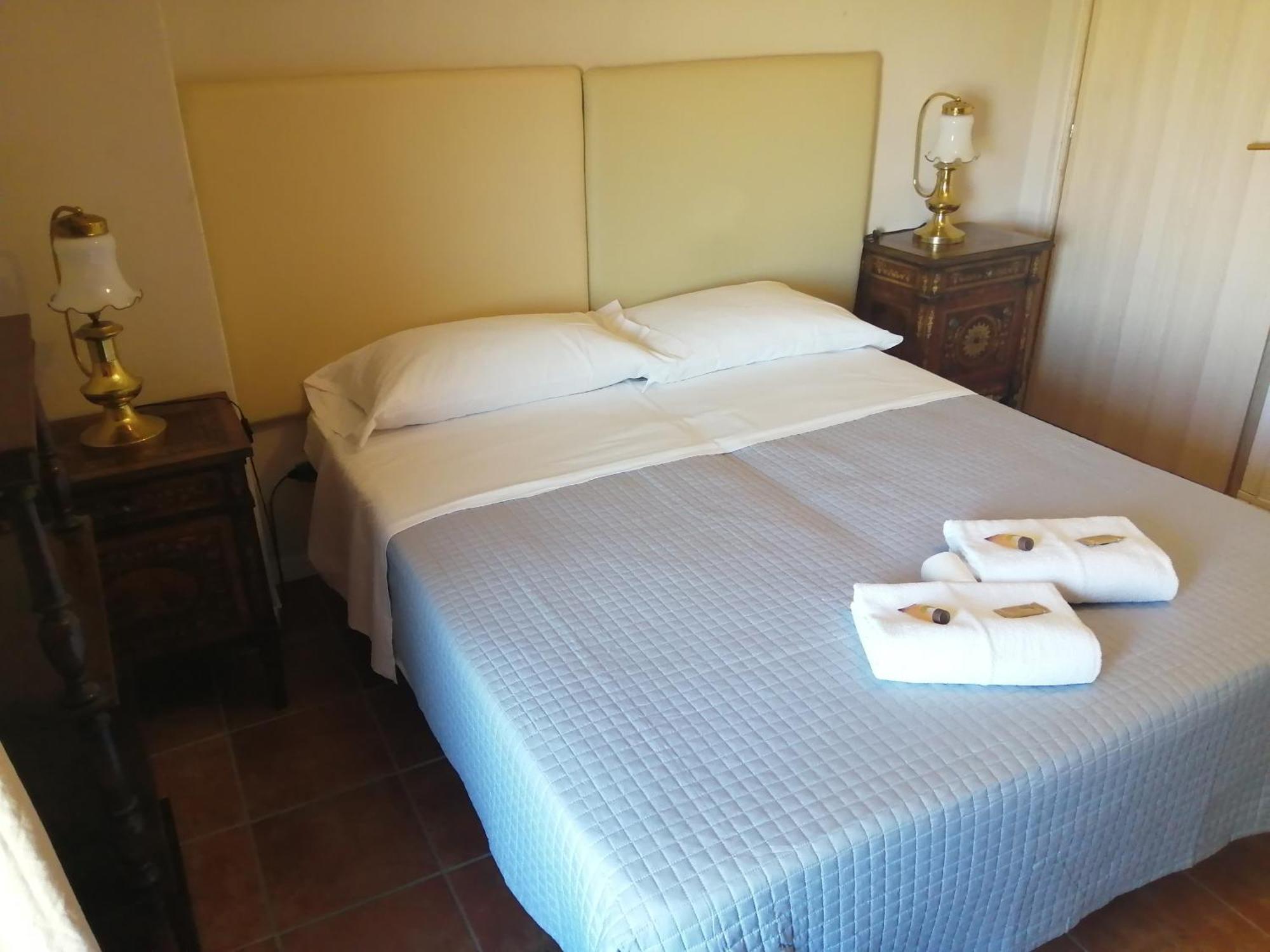 Cascina La Castagnara Bed and Breakfast Oriolo  Værelse billede