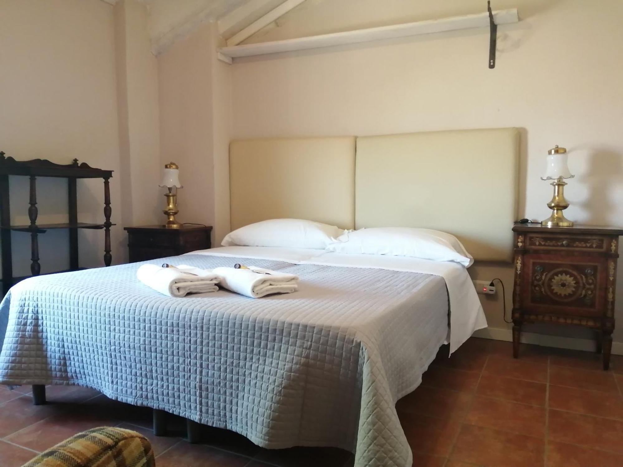 Cascina La Castagnara Bed and Breakfast Oriolo  Værelse billede